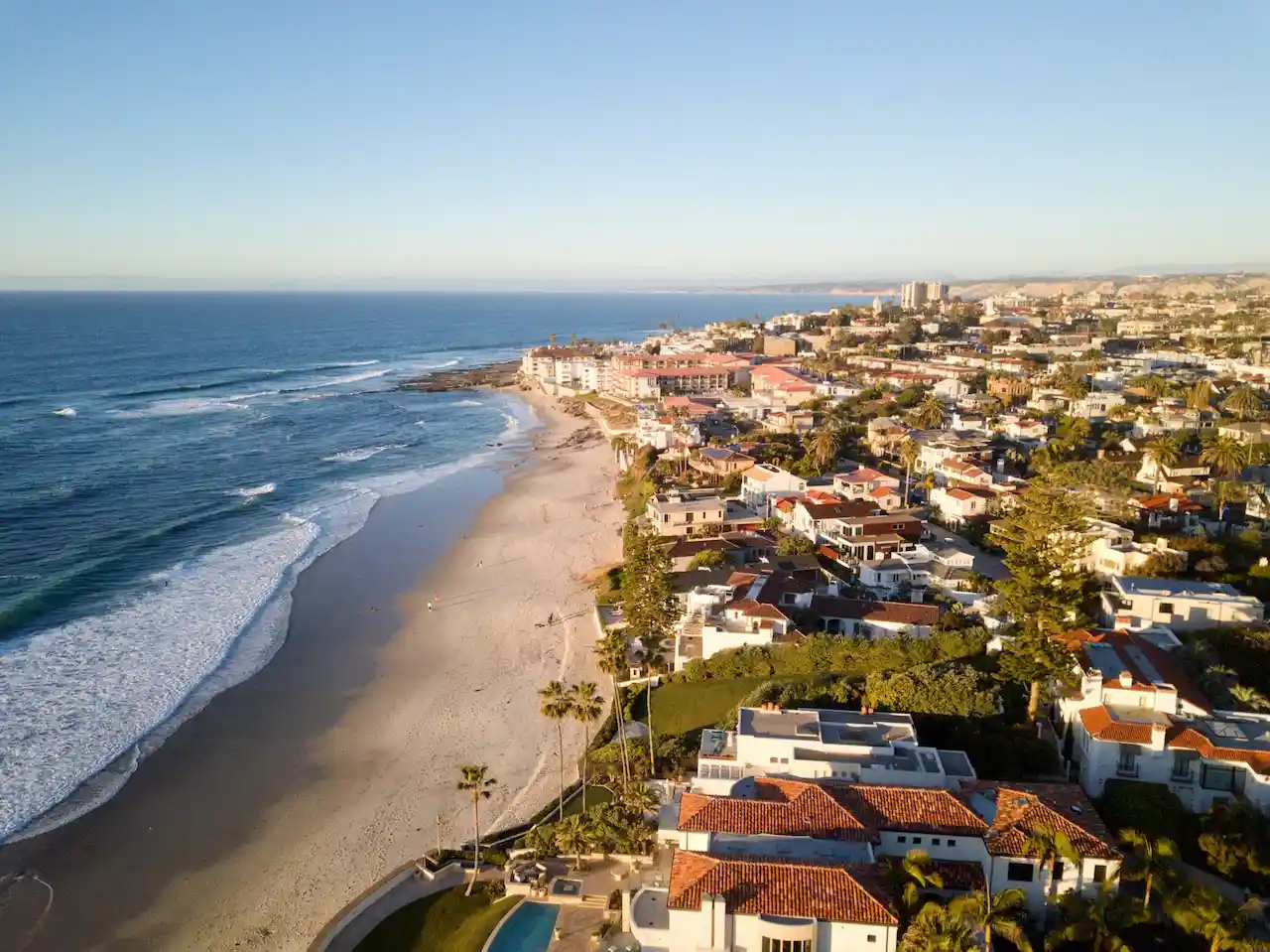 La Jolla shoreline skyview.
